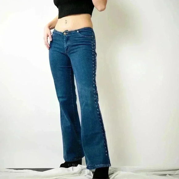 Vintage Y2K Flare Seamless Low Rise Studded Jeans - 4 - Picture 5 of 11